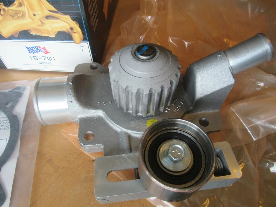 Bomba de agua Ford Murcury Eastern Indestries con junta AW4069 Foto 2 de 4