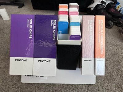 Pantone Reference Library Guides and Chip Books Set GPC305A