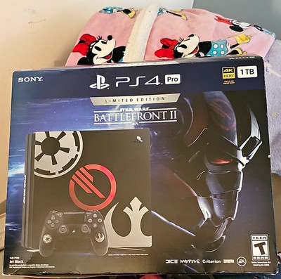 Sony PS4 Pro Star Wars Battlefront II Limited Ed w/2 Controllers +3 Games