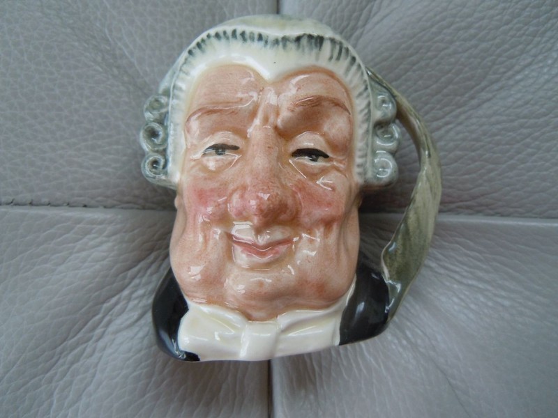 ROYAL DOULTON "THE LAWYER" TOBY MUG MINI SIZE 2 1/2" HIGH VERY NICE
