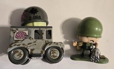 2 Little Green Men Figures Zombie Crawler