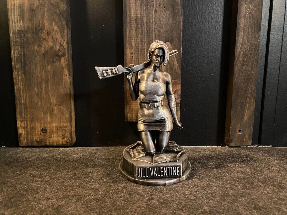 Resident Evil Jill Valentine Silver Statue 6inches Tall - Image 2 of 4