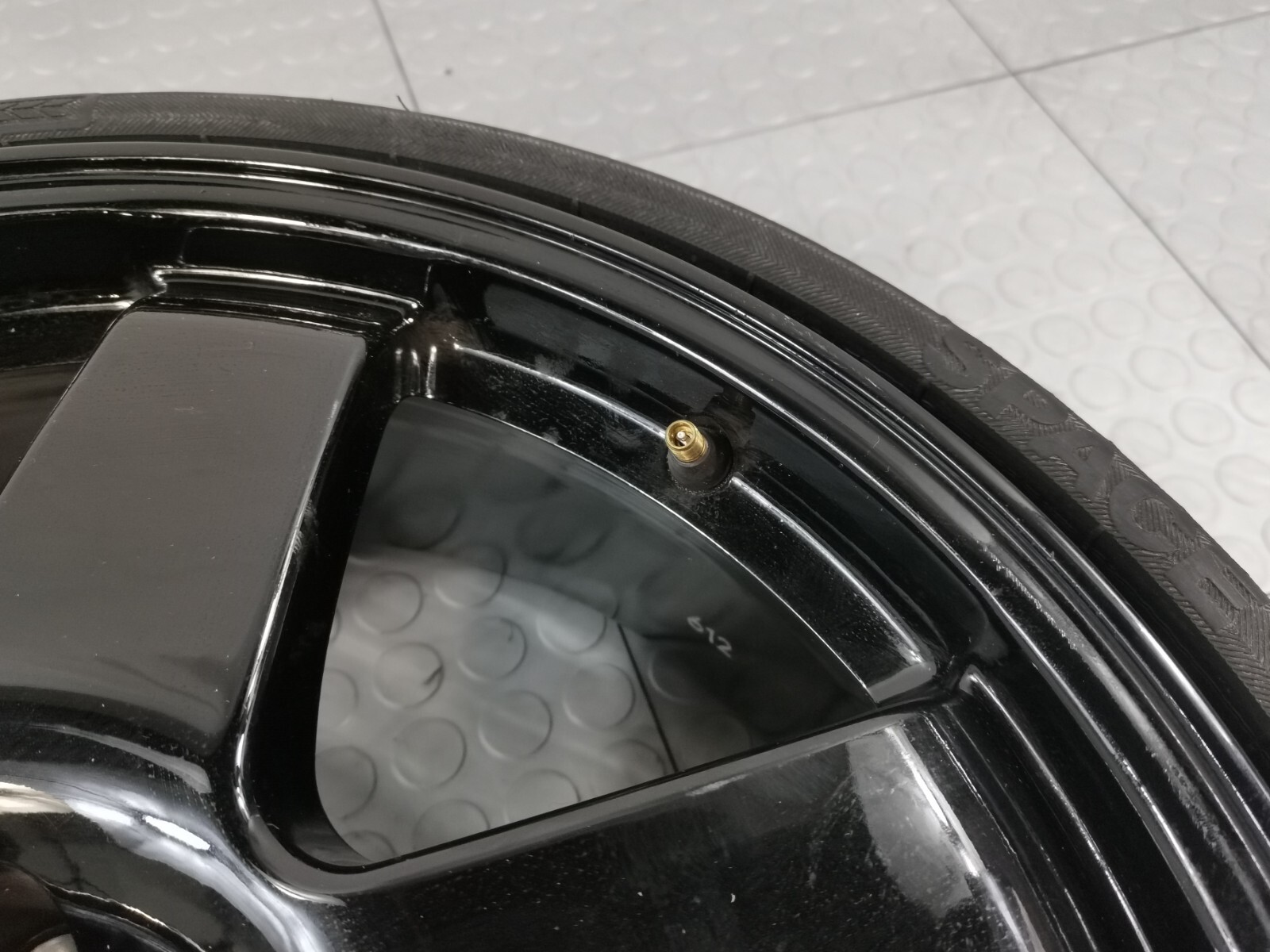 2015 Maserati QUATTROPORTE EMERGENCY SPARE WHEEL 18" TIRE DONUT 670010518