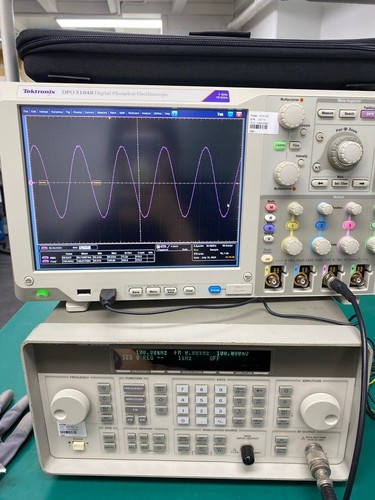 Tektronix DPO5104B Oscilloscope Digital 4ch 1GHz 2RL/ ASM/ LT/ VET/ SR-CUST/ DJE - Picture 9 of 10