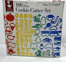 Baker's Advantage 100 Piece Cookie Cutter Set Mixed Style 2"-4"