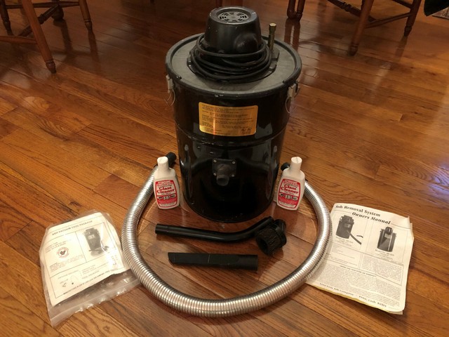 Love Less Ash Company 88204 Cheetah Ii Ash Vac Pellet Stove