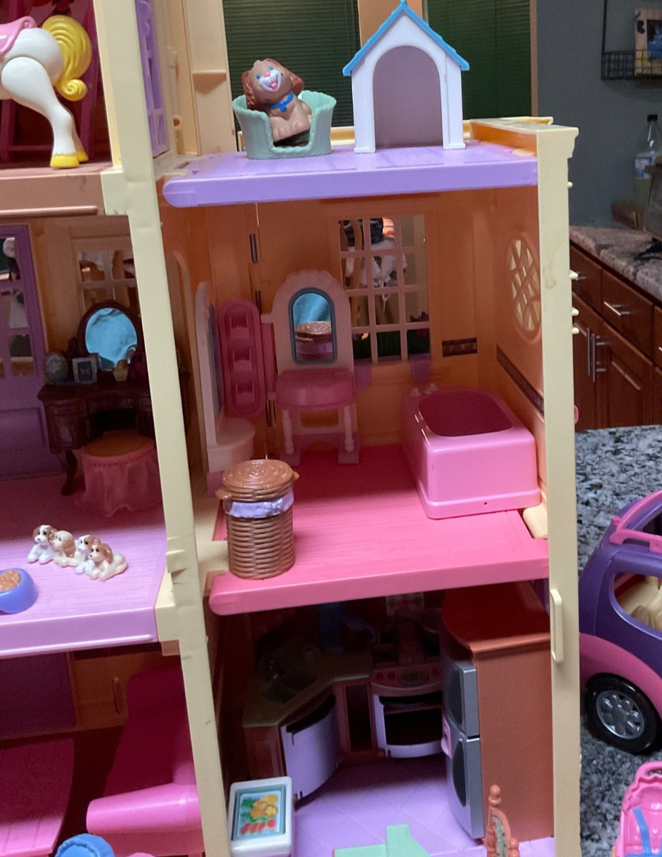 2005 Fisher Price Loving Family Twin Time Grand Mansion Dollhouse