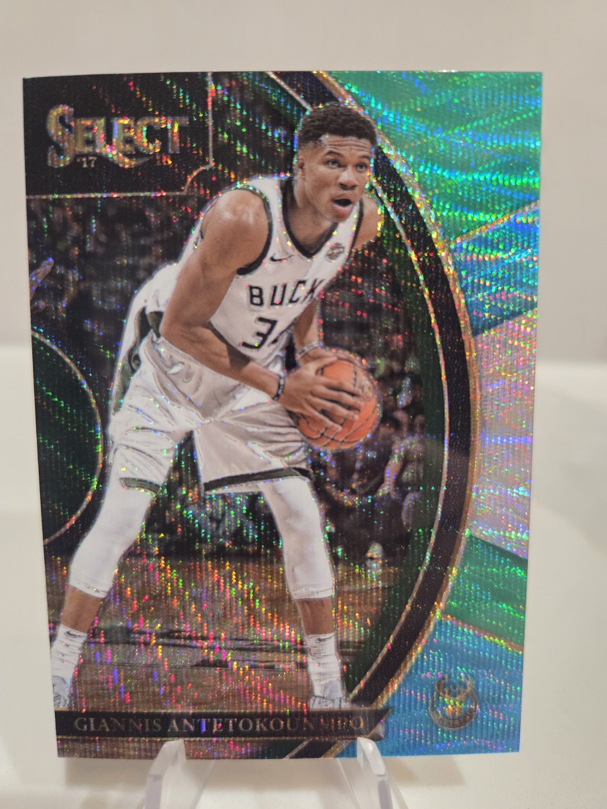 2017-18 Panini Select - Concourse Giannis Antetokounmpo #3 Tri-Color Prizm