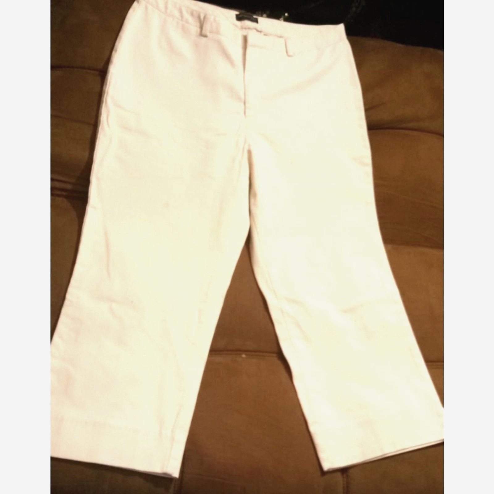 Dockers Women's Ankle Capri White Denim Pants With Stretch size 14....(jeans)