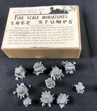 VINTAGE FINE SCALE MINIATURES 10 DIECAST METAL TREE STUMPS NEW IN BOX BIN A