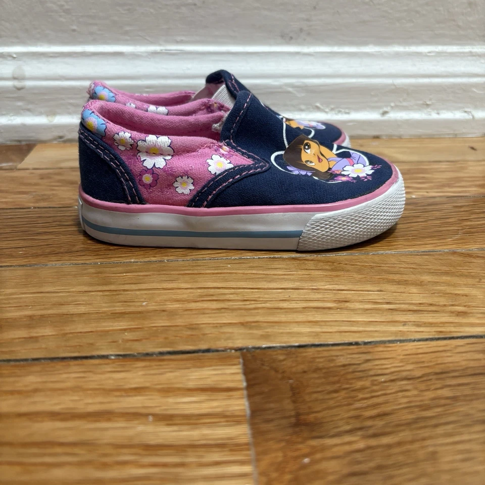 Zapatos de tenis Dora The Explorer de lona sin cordones Nick Jr talla 5 florales para niños pequeños Foto 4 de 4