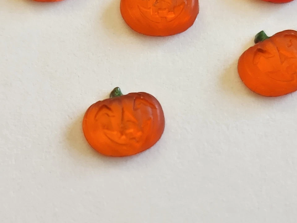 Cabujones en forma de calabaza de vidrio naranja vintage ~ Lote de 25 Foto 2 de 3