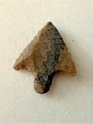 Stone Knapped Arrowhead Projectile Point 1.5  Collectible Artifact