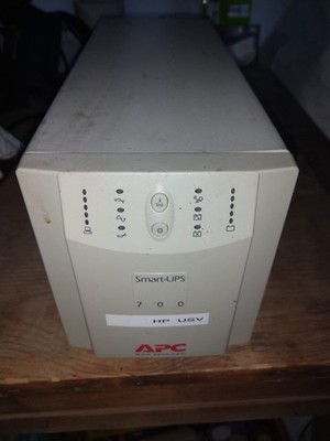 APC Smart-UPS 700VA 230V USV SU700 INET ungeprüft DEFEKT