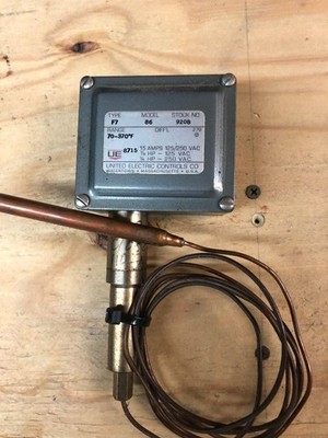 United Electric Controls Temperature Switch 70/370 F, 125/250V, NOS