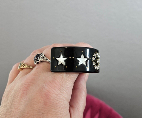 Authentic GUCCI Crystal Letters Stars Lucite Cuff Bracelet Black Sm Bangle NEW! - Picture 2 of 5