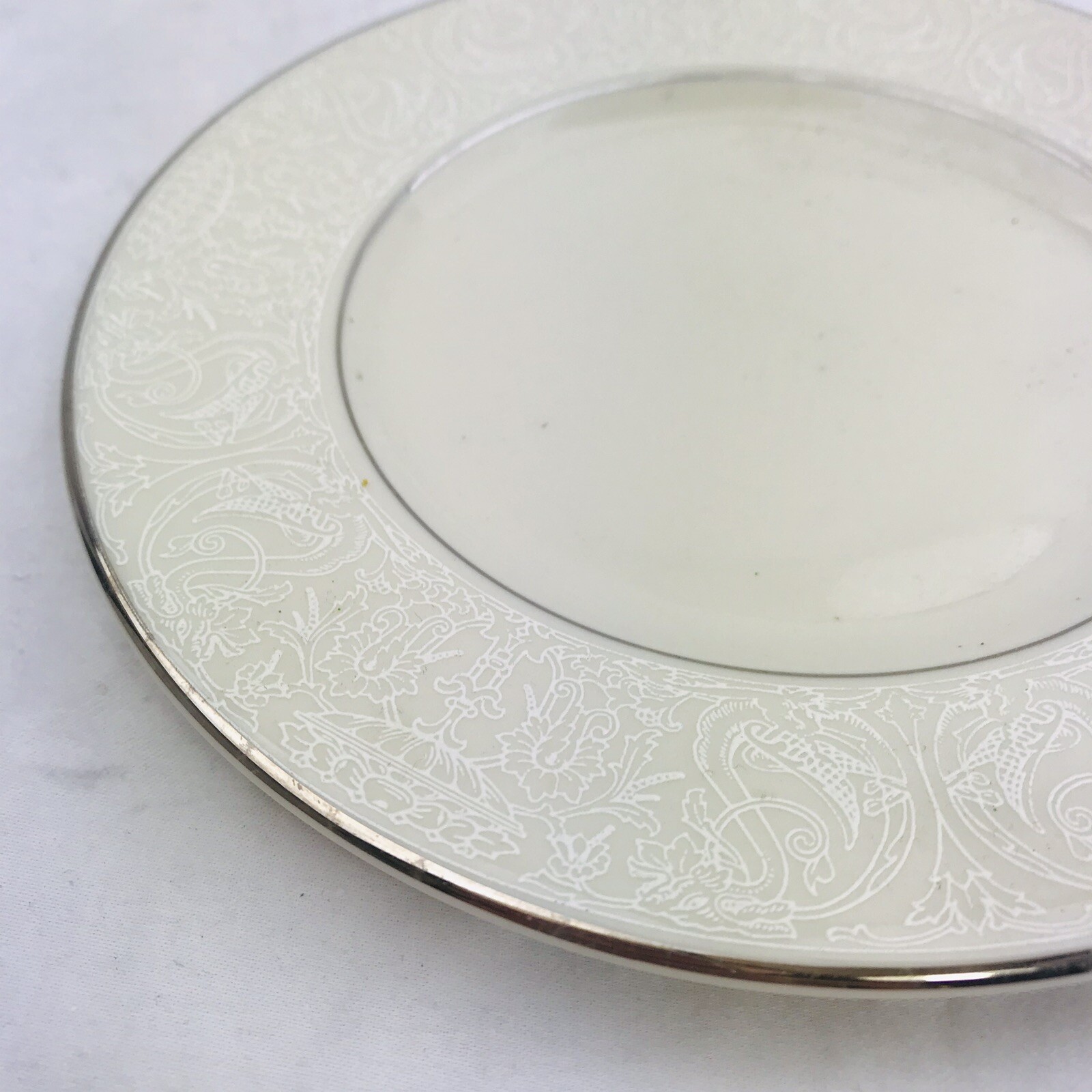 2 American Manor China Chantilly Bread Dessert Plate 63/8