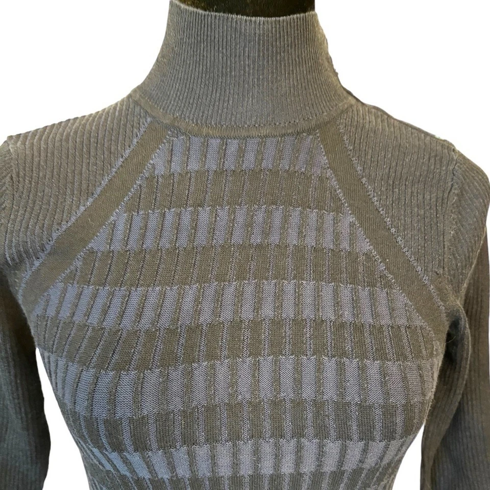 Karen Millen Blue Stripe 3/4 Sleeve Sweater Size 2 H19 - Image 2 of 4