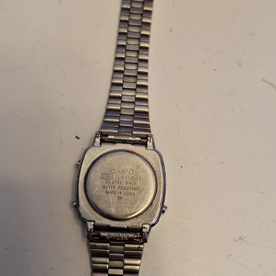 Casio LA670WE Digital Quartz Silver Stainless Steel Bracelet Alarm Timer, photo 2 of 2