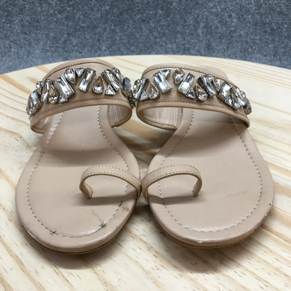 Sandalias Vince Camuto para mujer 9M Irena con tachuelas informales sin cordones anillo deslizable beige Foto 4 de 4