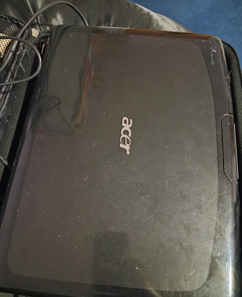 Acer Aspire 5920 Laptop with case  - Image 3 of 4