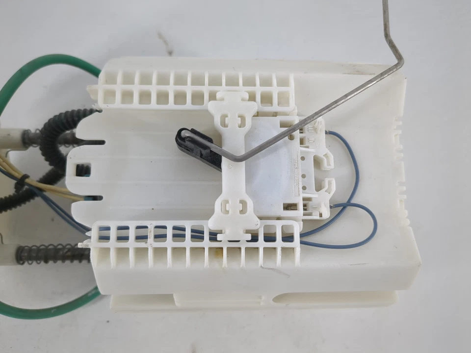 Conjunto de bomba de combustible de gas eléctrica Dodge Caravan GTYDW Foto 2 de 4