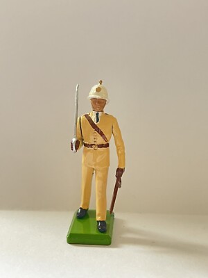 W BRITAIN The Royal Marines Officer in Tropical Uniform 1986 (50)