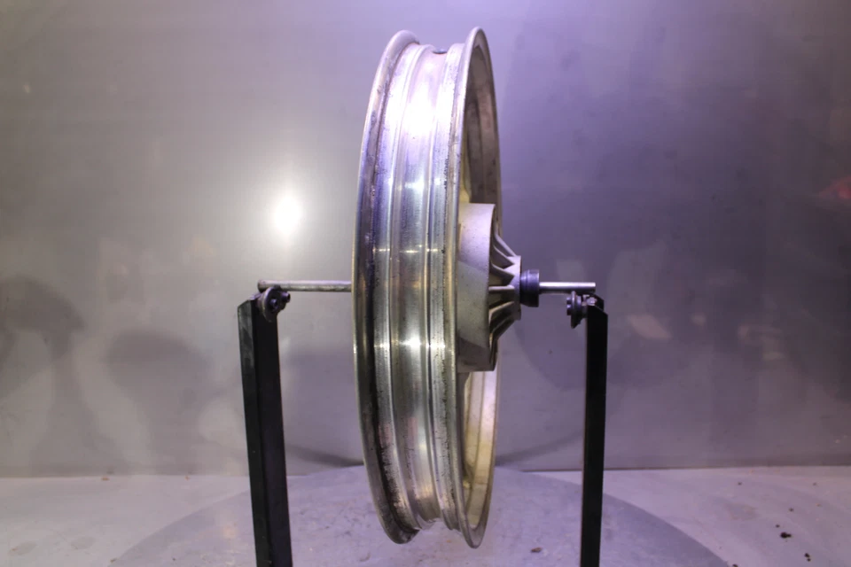 Honda Shadow 1100 VT1100 2002 llanta delantera recta Foto 4 de 4