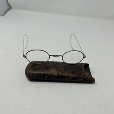 vintage Silver Wire Oval Shaped Eye Glasses Leather Case