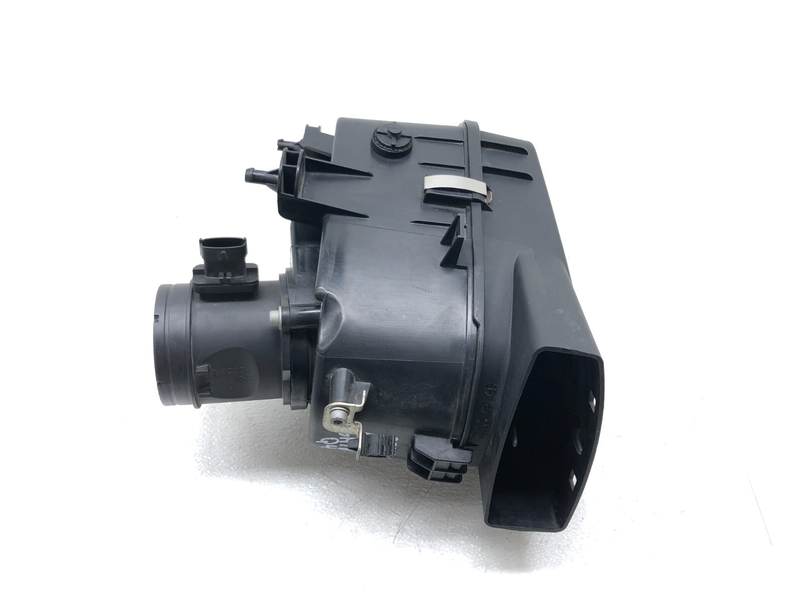 2014-2019 MASERATI GHIBLI SQ4 3.0L RIGHT PASS FRONT AIR CLEANER FILTER BOX OEM.