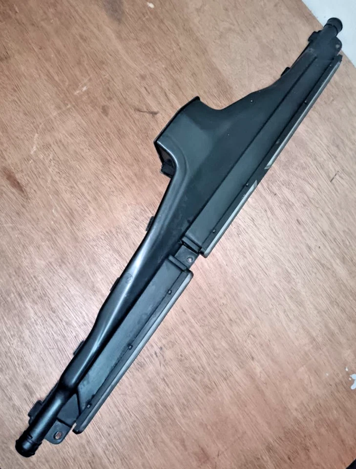 Parabrisas delantero Toyota Starlet KP61 80-84 Dx DL XL S Si Descongelador Demister Ventilación Foto 2 de 4