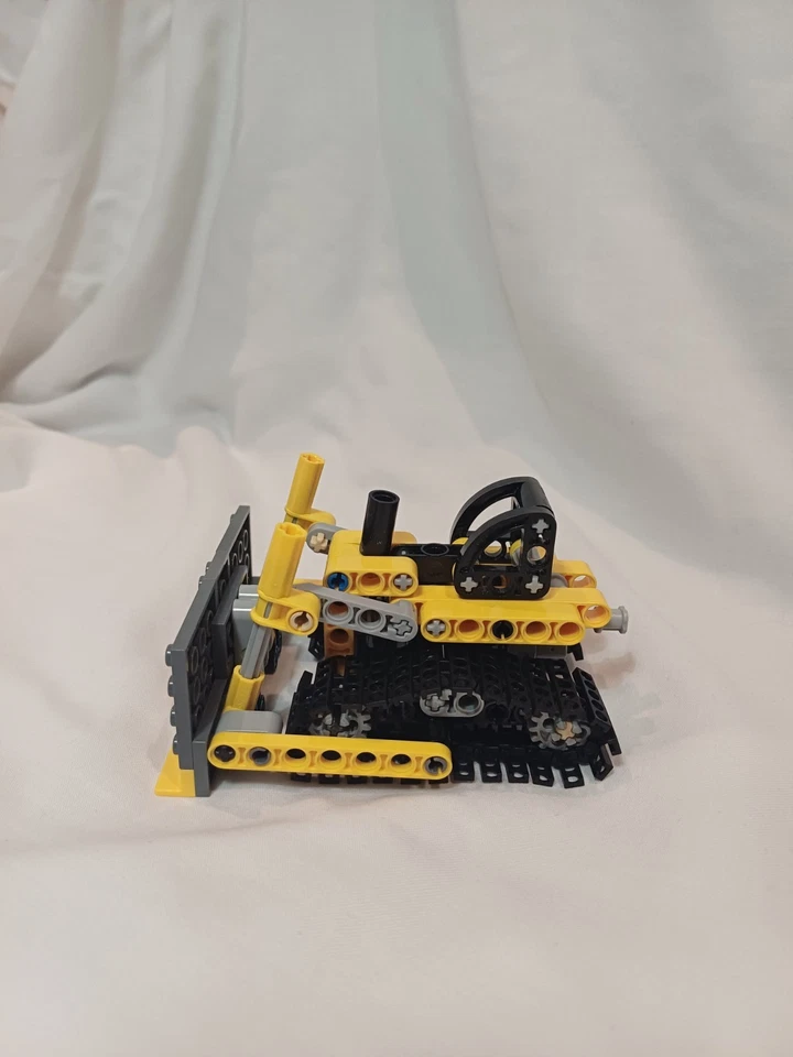 LEGO Technic 8259 Mini Bulldozer, photo 2 of 5