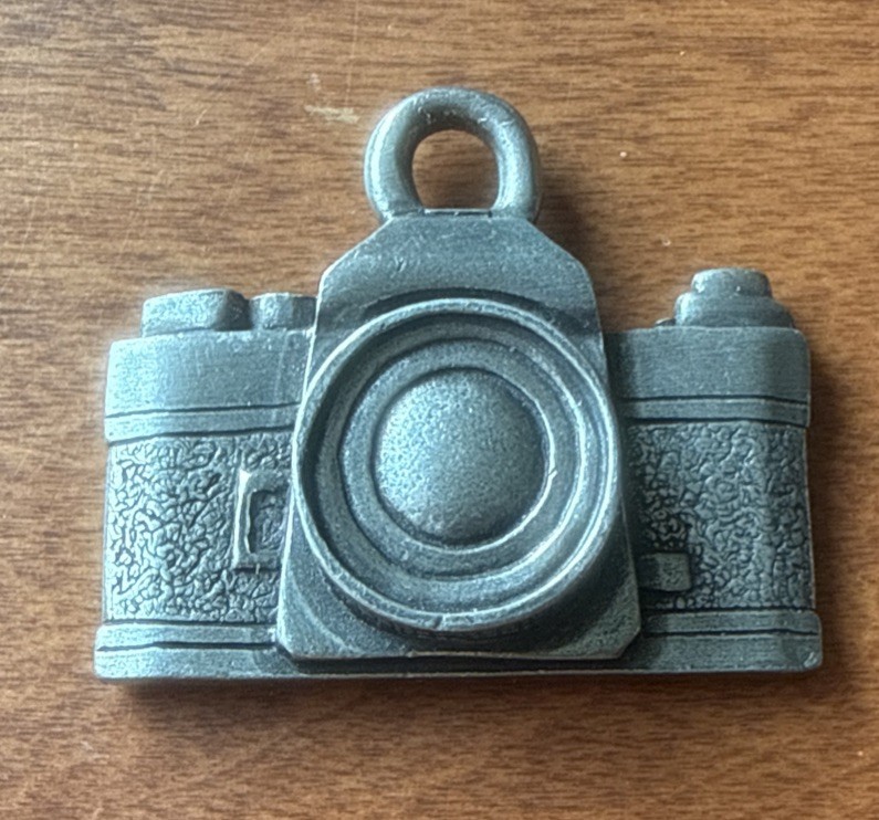 Vintage Danforth Pewter Metal 1996 Artisan Sculpted Keyring or Charm