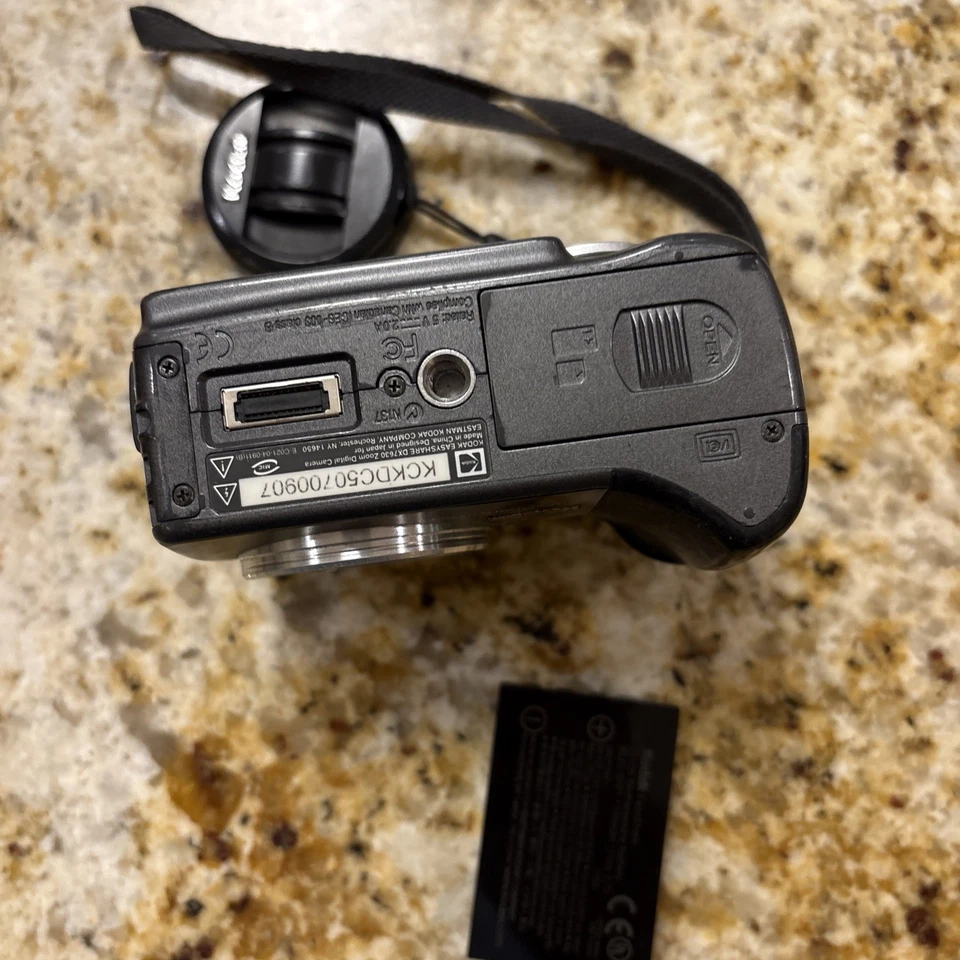 Kodak EasyShare DX7630 6.1MP Black Digital Camera - WORKING. With Battery. - Image 4 of 4