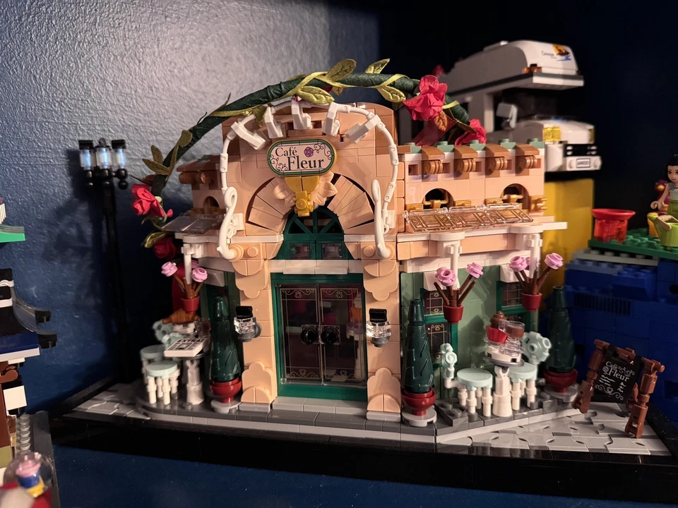 LEGO Icons 10362 French Café
