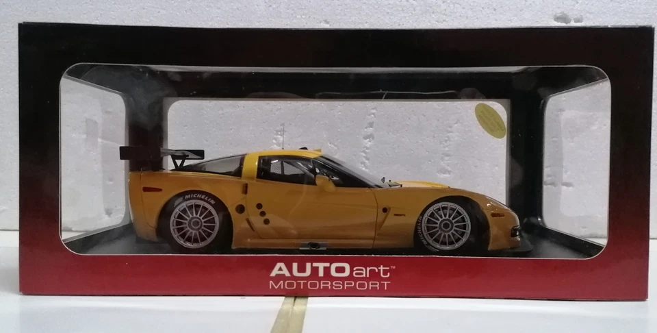Autoart Modellino Chevrolet Corvette Z06, C6R, Plain Body Version, 1:18 - Immagine 2 di 4