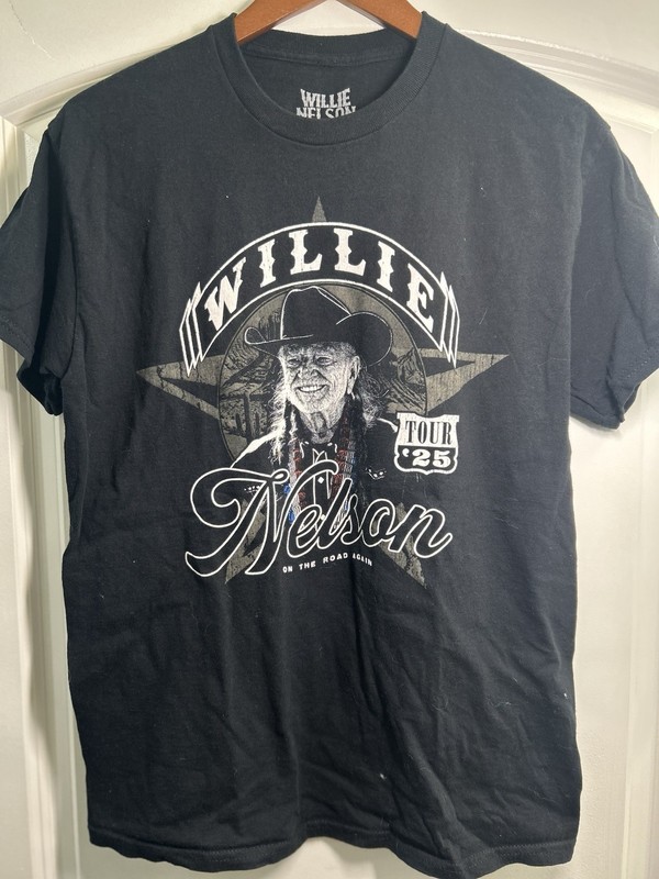 Willie Nelson Tour '25 On The Road Again Black T-Shirt, Size M