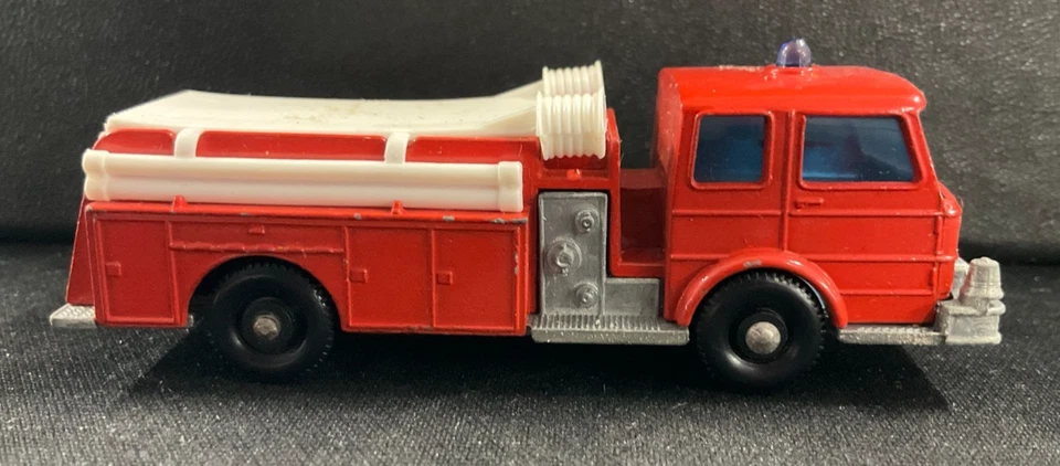 1966 Lesney Matchbox Fire Pumper Truck Toy #29 VTG 1-75 Series Die-Cast AMAZING! - Image 2 of 4