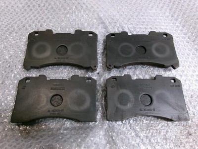 LEXUS MAYH10 LBX Genuine Akebono Front Brake Pads Left and Right / 4S5-1635