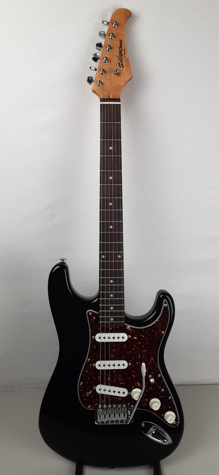 SILVERTONE SS11 Black with Brown Tortoise Strat Type Electric Guitar by