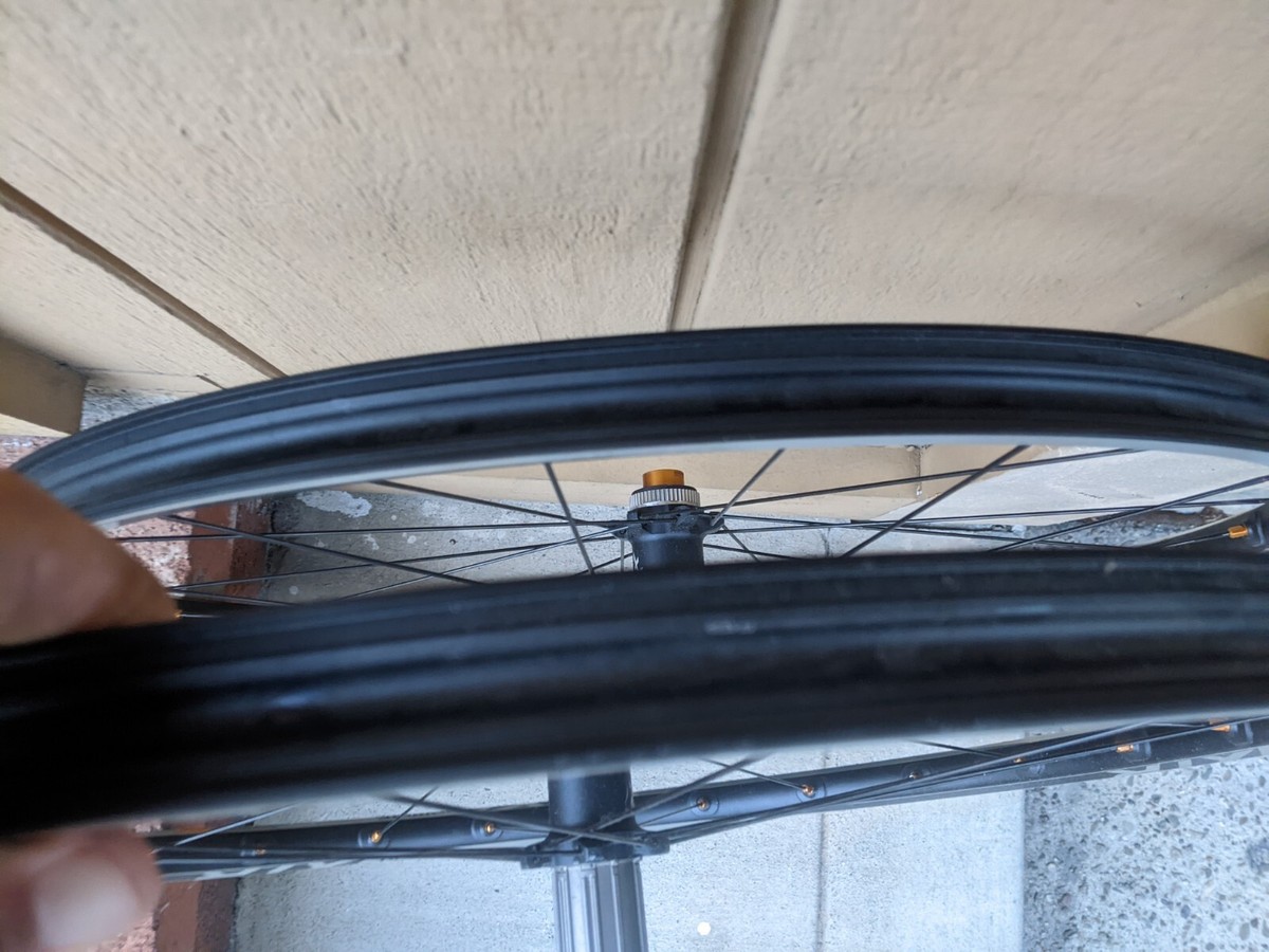 Shimano XTR WH-M988 15mm, FH-M988 wheelset 12x142mm, 9, 10 Shimano XTR WH-M988 15mm, FH-M988 wheelset 12x142mm, 9, 10