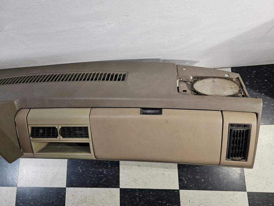 Chevrolet Silverado GMC Sierra Dash C1500 K1500 1988-94 marco de tablero marrón Foto 2 de 4