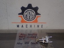 Allen Bradley 800T-H4808B Ser T Keyed Selector Switch Spring Return 2 Position