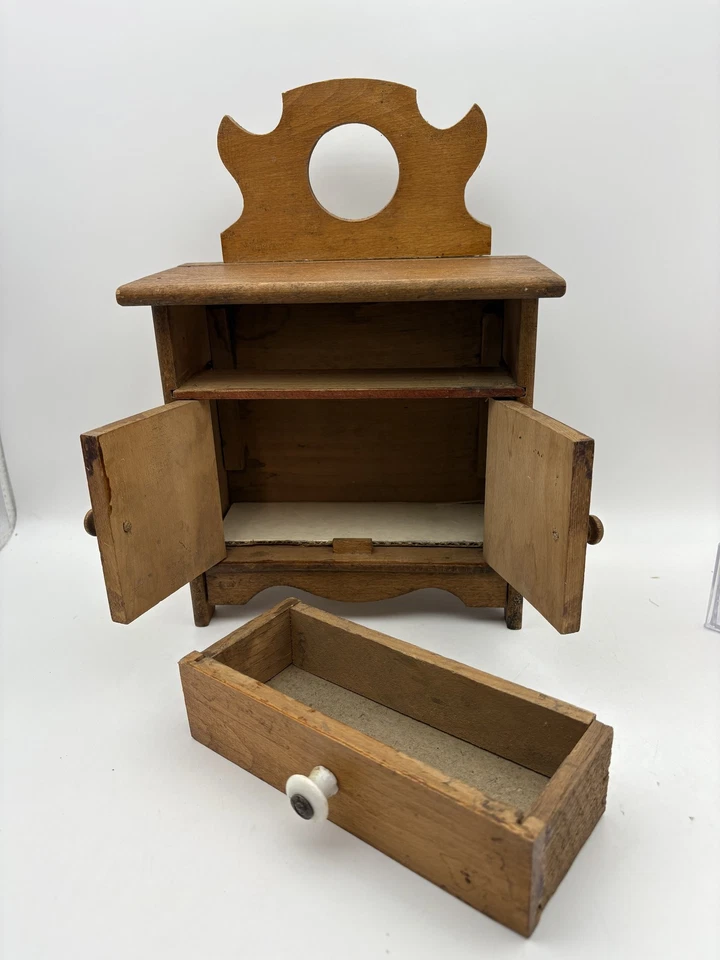 Mueble de muñeca de madera rústico vintage miniatura tocador tocador vendedor muestra Foto 4 de 4