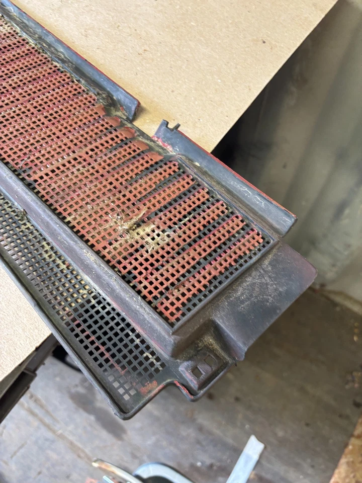 1981 82 83 1984 1987 C10 K10 K5 Chevrolet GMC capó capó limpiaparabrisas parrilla 14022773 OE Foto 2 de 4