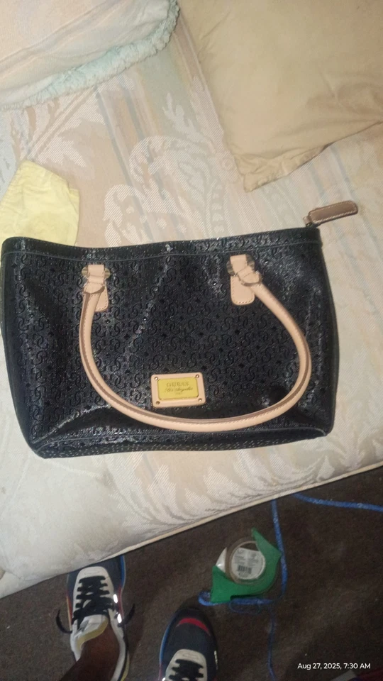De colección Guess Los Angeles 1981 PVC Tachonado Asa Bolso de Mano/Cartera de Hombro/Bolso Dije Foto 3 de 4
