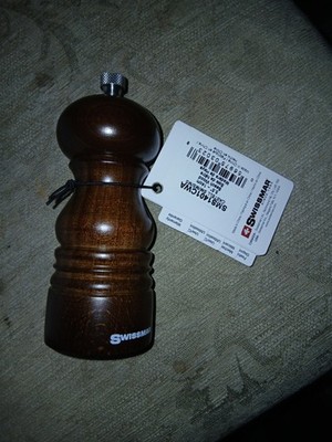 1 Castell Swissmar Tisch Präsentation Salzmühle 4'' 