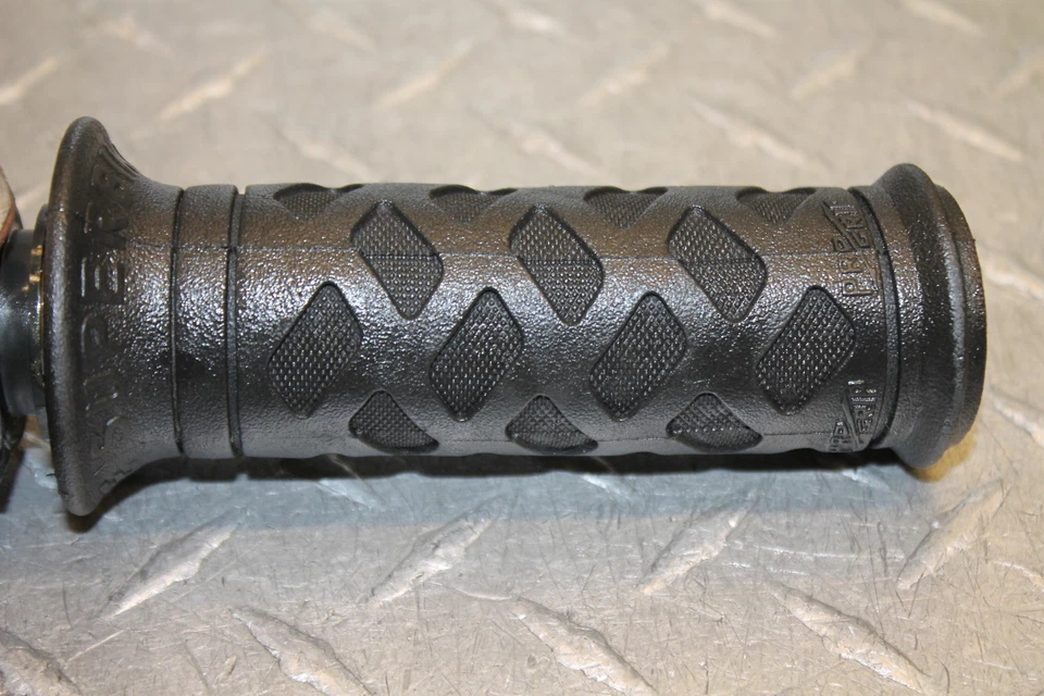 Punho de acelerador direito SUZUKI GSXR600 2006 - Imagem 3 de 4