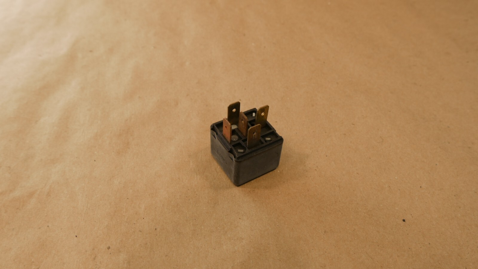 Ferrari 328 Relay P/N 0332204401