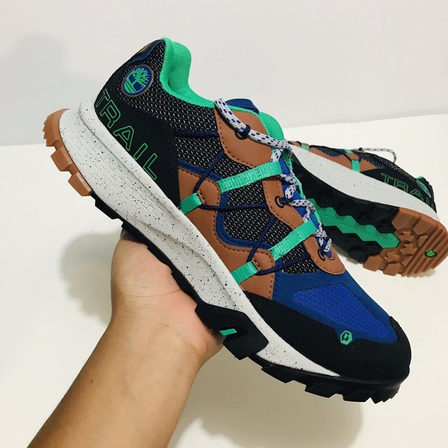 men's garrison trail hiking sneakers